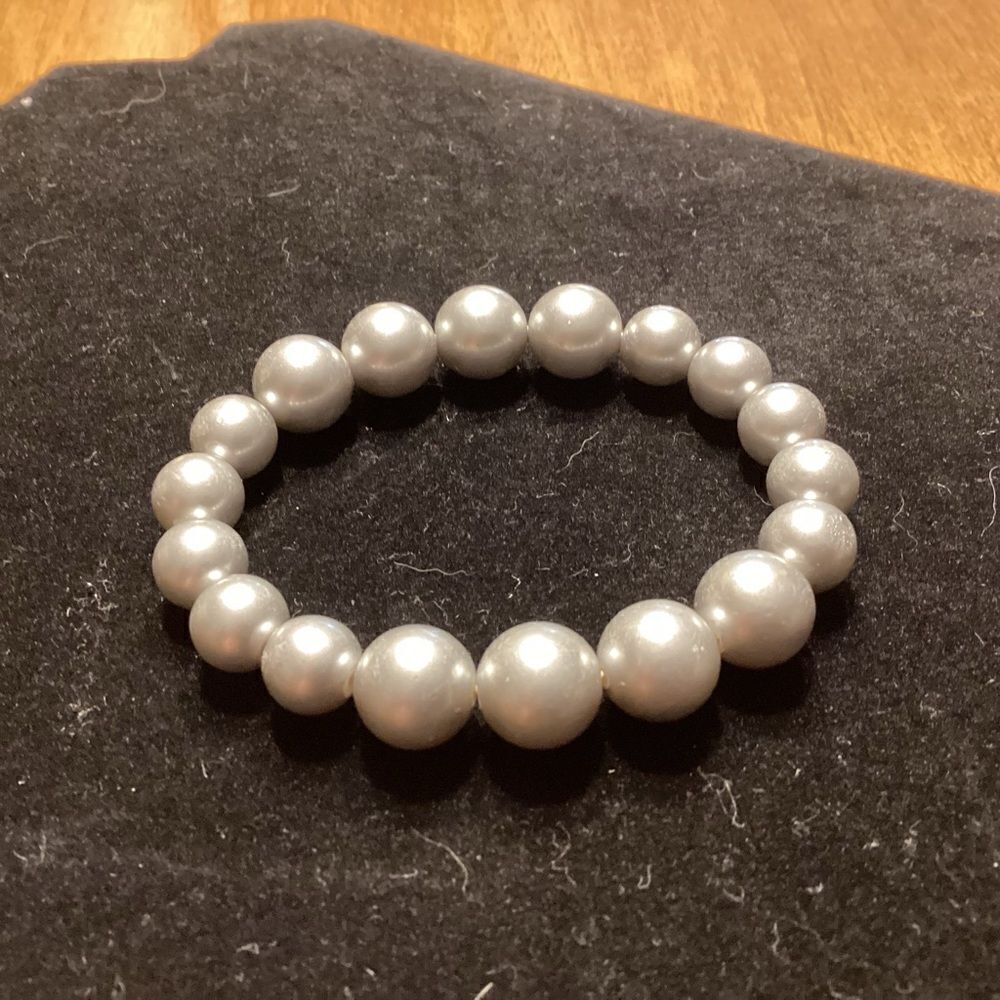 Elasticized Faux Grey Pearl Bracelet
